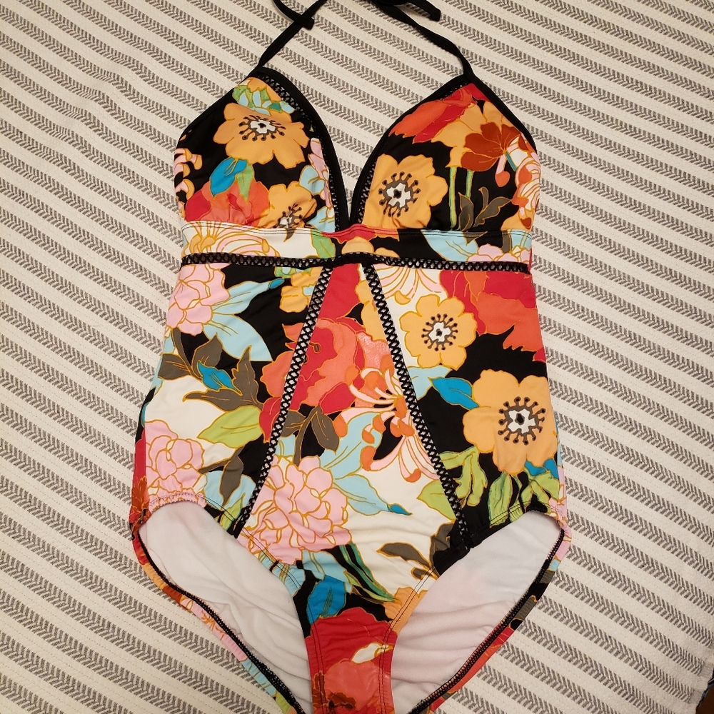 Bathing suit